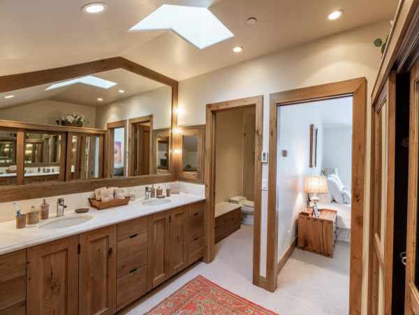 Ski In Ski Out Vail Vacation Condo Four Bedroom + Den
